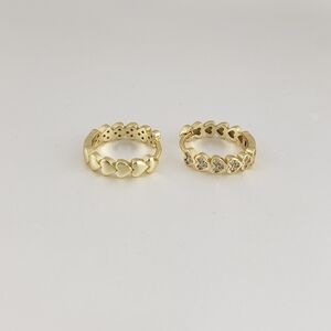 18K Gold Diamond Heart Huggie Hoop Earrings